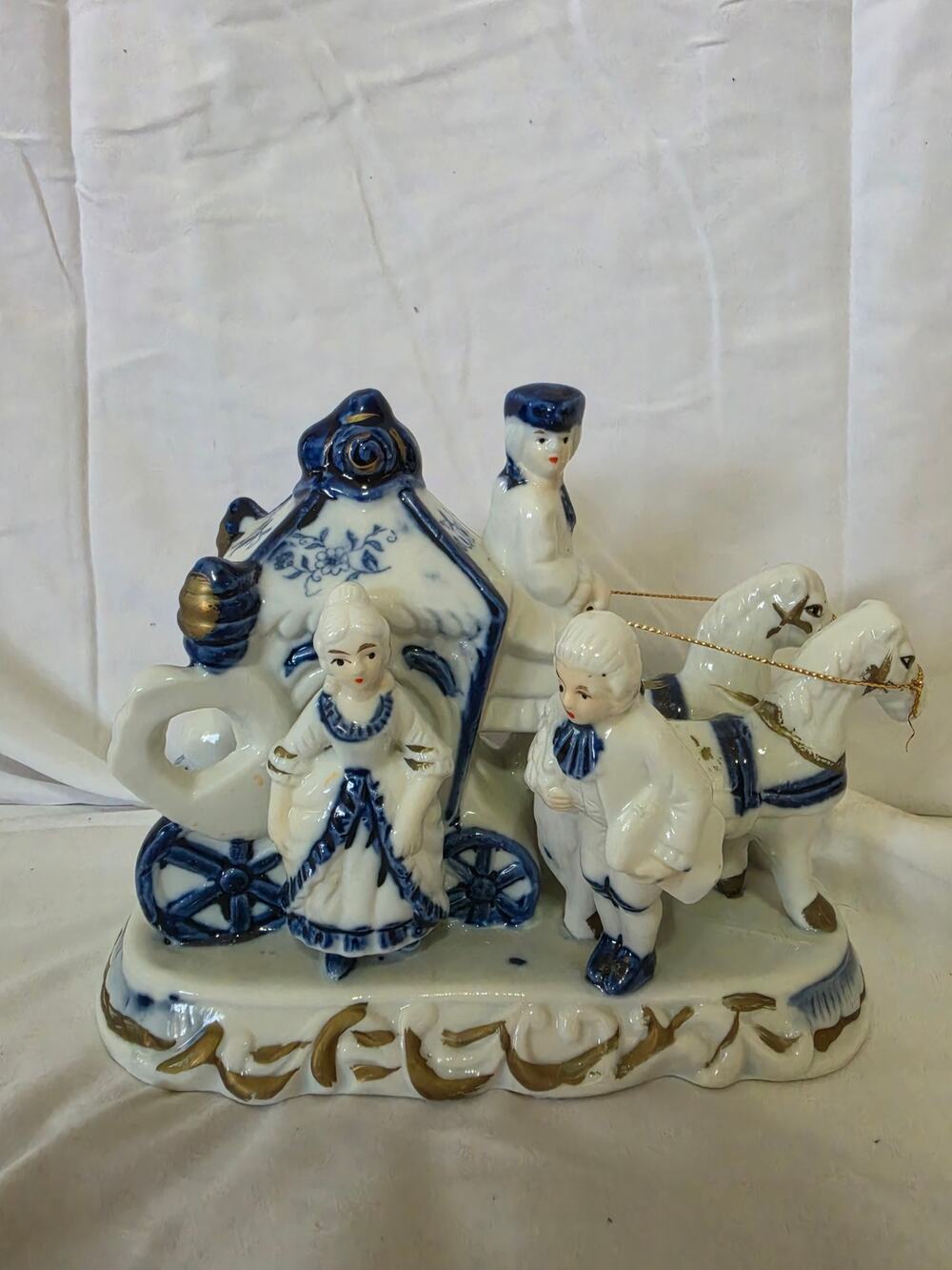 Vintage Blue & White Porcelain Victorian Horse & Carriage Figurine